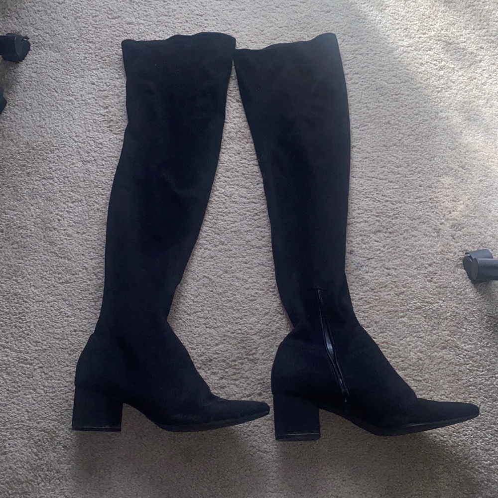 Knee High boots 🖤